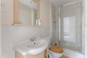 Ensuite- click for photo gallery